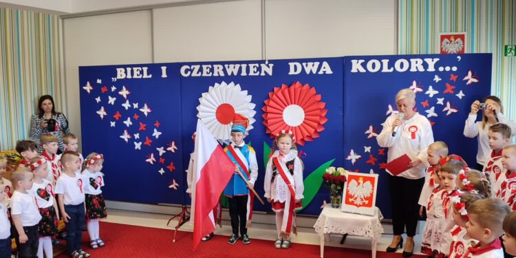 Święta majowe wśród najmłodszych w Różankach