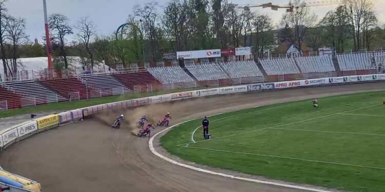 Stalowcy w IMP: trzech walczy dalej, jeden odpadł