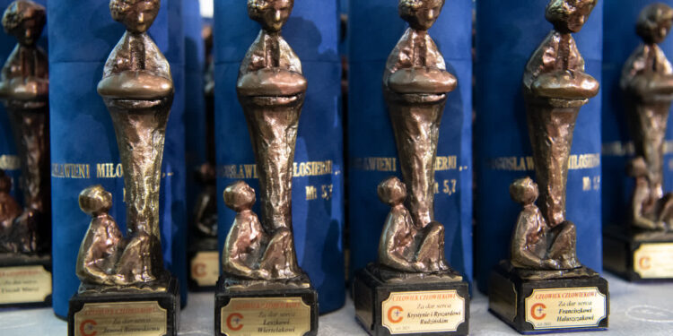 XXI edycja „Człowiek Człowiekowi” – statuetki zostały wręczone [DUŻO ZDJĘĆ]