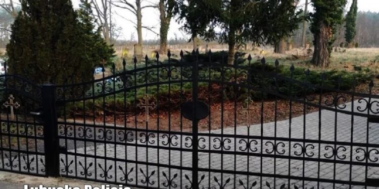 Ukradł cmentarną bramę. Wpadł po kilku miesiącach