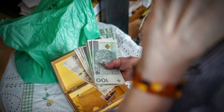 Oszuści w natarciu. Lubuszanie stracili już ponad dwa miliony zł! Policja upomina i prowadzi akcje profilaktyczne