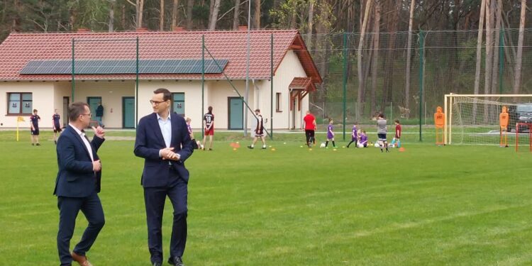 Premier w Pszczewie: Rząd i samorządy muszą działać wspólnie dla polepszenia jakości życia