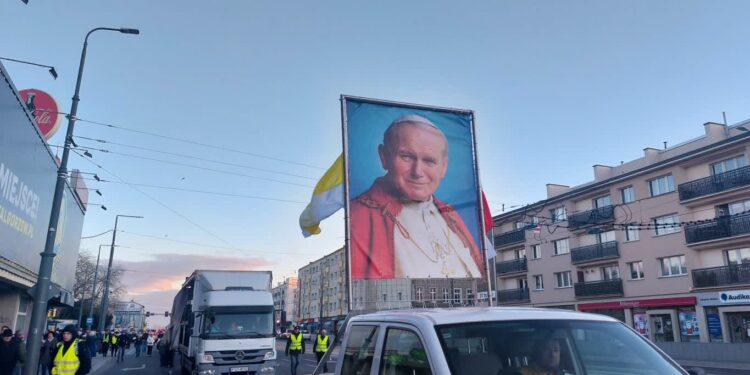 Kilka tysięcy uczestników marszu papieskiego