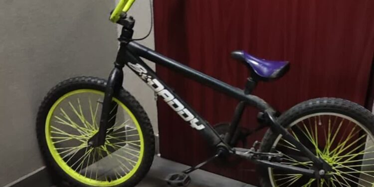 Rezolutny 11-latek odzyskał skradziony rower. Osobiście zwrócił się o pomoc do policjantów