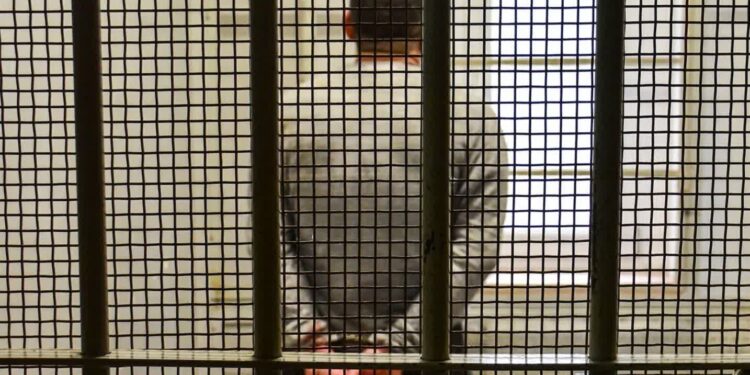 Gruzin zaatakował śrubokrętem policjanta. Napastnik został zatrzymany i tymczasowo aresztowany