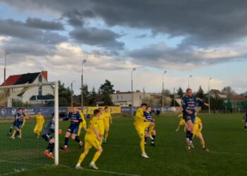 Wchodzi Kasprzak i daje Warcie półfinał