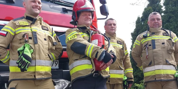 Proboszcz bohaterem w Lubniewicach [ZDJĘCIA I WIDEO]