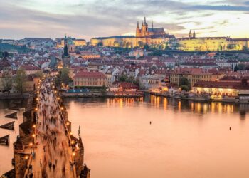 Jaki kierunek wybrać na wakacje w 2023 roku? 3 rzeczy, o których warto pamiętać przed wyjazdem