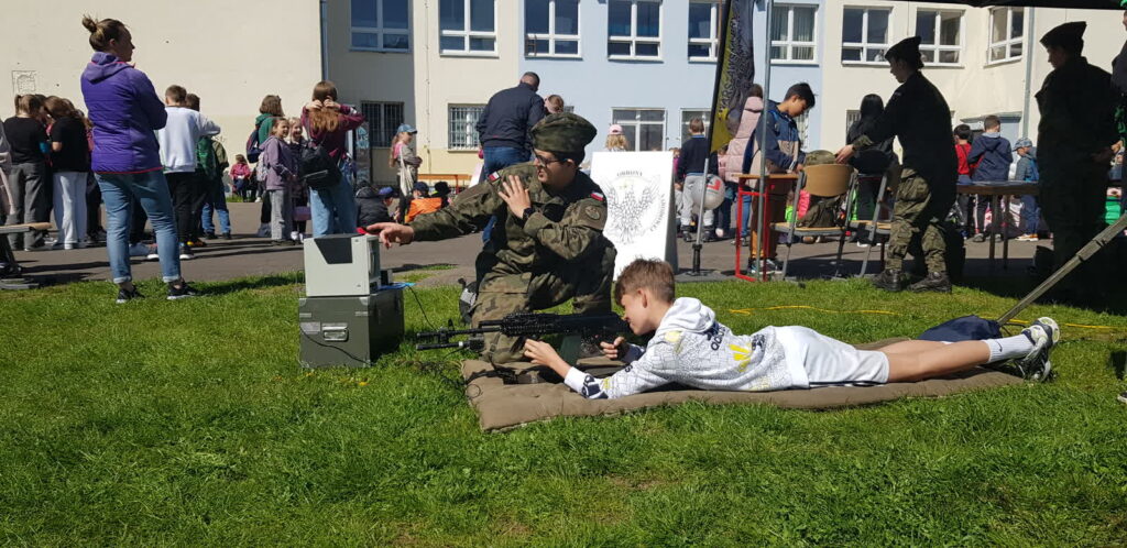 Piknik z wojskiem w SP 15 w Gorzowie