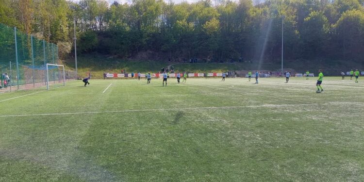 Warta wygrywa mecz na szczycie