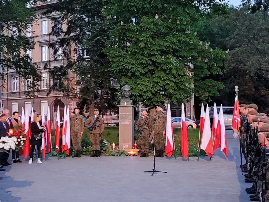 Gorzowianie oddali hołd rotmistrzowi Pileckiemu w 75 rocznicę śmierci