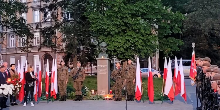 Gorzowianie oddali hołd rotmistrzowi Pileckiemu w 75 rocznicę śmierci