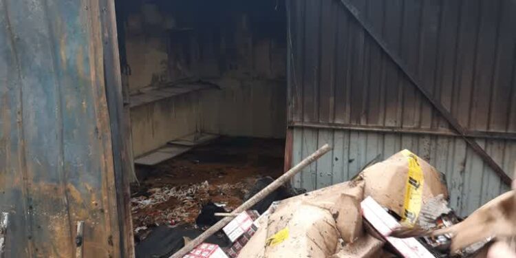 W Kostrzynie paliły się stragany