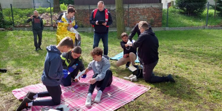 Ścigali się w udzielaniu pierwszej pomocy