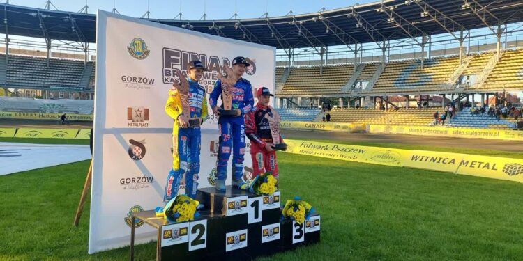 Brązowy Kask dla Przyjemskiego. Paluch drugi.