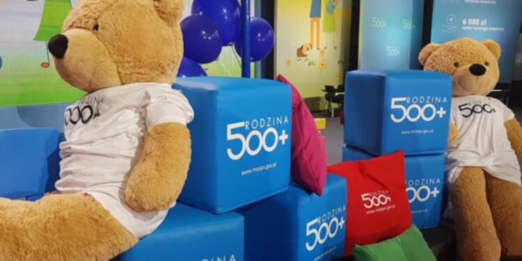 ZUS przypomina o składaniu wniosków o 500+