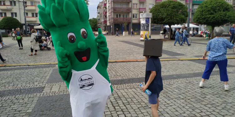 Chodzenie i jedzenie czyli Nocny Szlak Kulinarny 2023 w Gorzowie