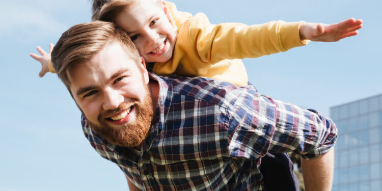Lubuscy ojcowie w statystykach. GUS wie, jak mają się tatusiowie