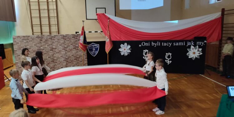 Nowy sztandar dla szkoły nr 2 w Gorzowie