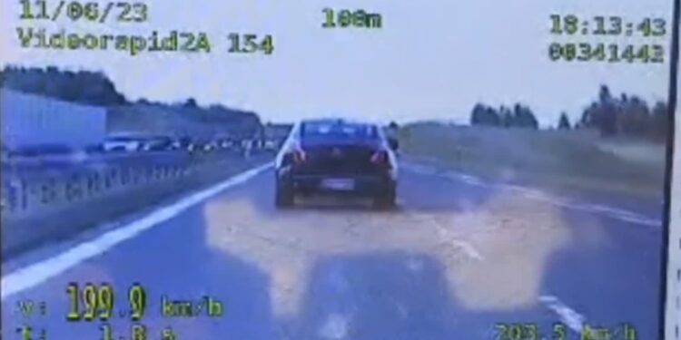 Jechała 199 km/h na S3. Dostała 2500 złotych mandatu [Film]