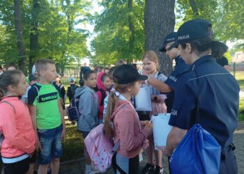 O bezpieczeństwie w Dzień Dziecka z żagańską policją