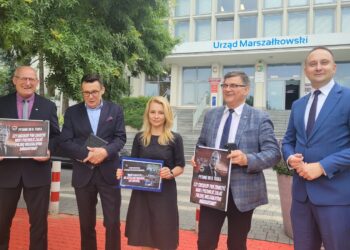 Politycy PiS: czy Donald Tusk nadal chce rozebrać mur na granicy i wpusci migrantów?   