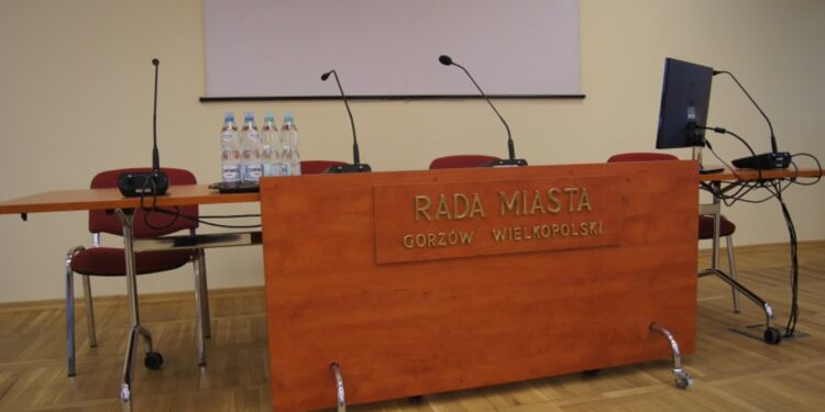 Mocna dyskusja nad stanowiskiem rady