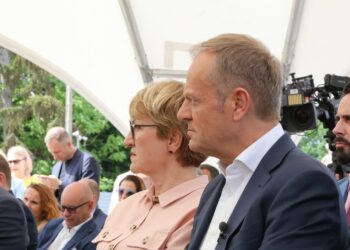 Elżbieta Polak jak Tusk? NFZ obnaża kłamstwa marszałek