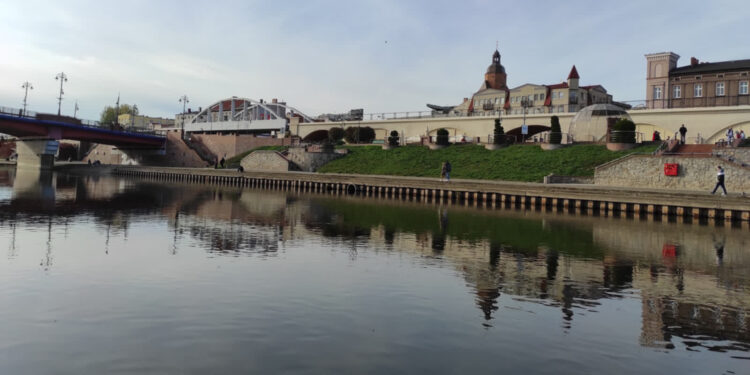 Charytatywne rejsy po Warcie w Gorzowie