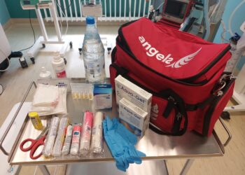 Ratownik medyczny: na urlop warto zabrać apteczkę