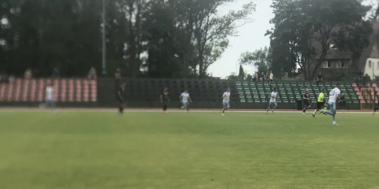 Minimalna porażka Warty z czołowym drugoligowcem