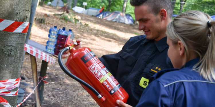 Służby kontrolują obozy i kolonie