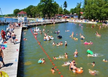 Ratownicy WOPR zachęcają do kąpieli w miejscach strzeżonych