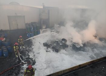 Pożar na składowisku w Stanowicach. Służby sprawdzają czy nie ma skażenia