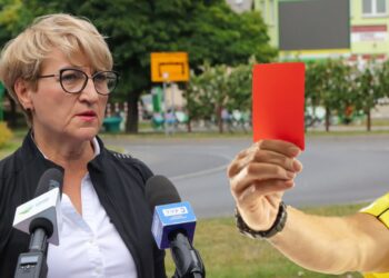 Falstart Elżbiety Polak w informacyjnym sprincie po pożarze w Przylepie okiem wojewody lubuskiego
