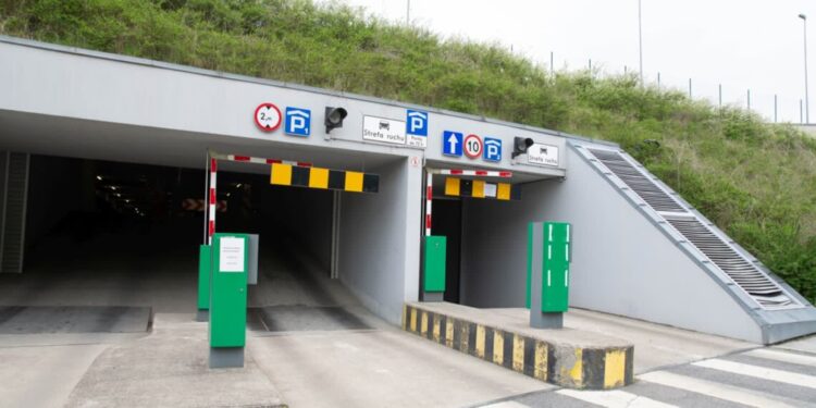 Nowe zasady, cennik i nowy operator na parkingu Filharmonii Gorzowskiej