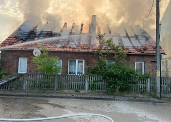 Pożar w Toporowie. Jest jedna osoba poszkodowana