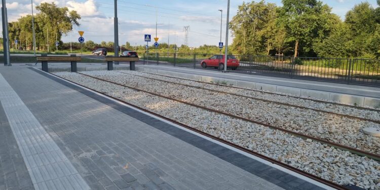 Ostatnia prosta na ul. Fieldorfa-Nila