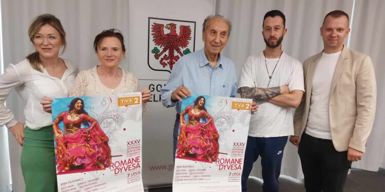 Romane Dyvesa po raz 35.