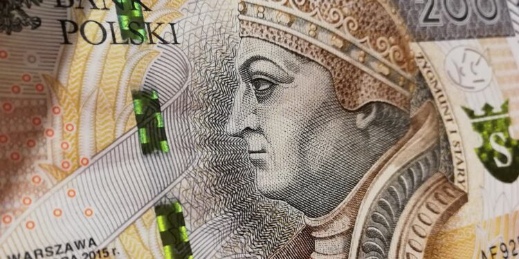 Od 1 lipca wzrasta minimalna pensja i stawka godzinowa