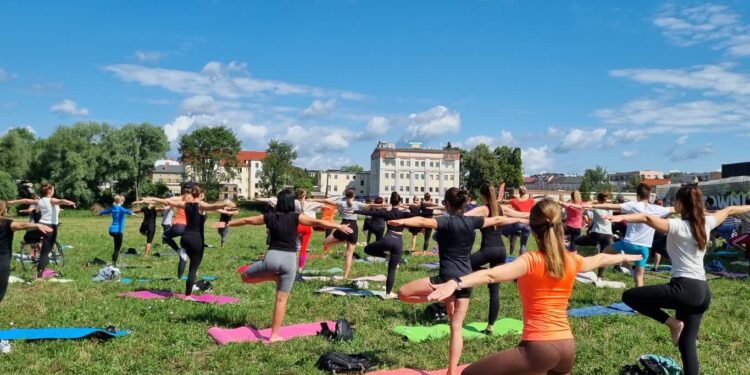 Joga z widokiem na Wartę