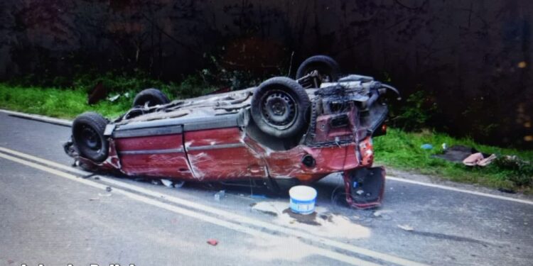 Dwójka małych dzieci w aucie i ponad dwa promile we krwi kierowcy