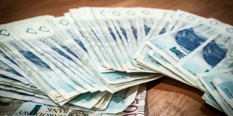 Znalazł się właściciel koperty z pieniędzmi. Chętnych było więcej