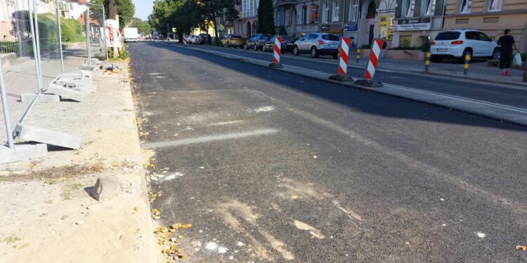 Asfalt na Kosynierów Gdyńskich