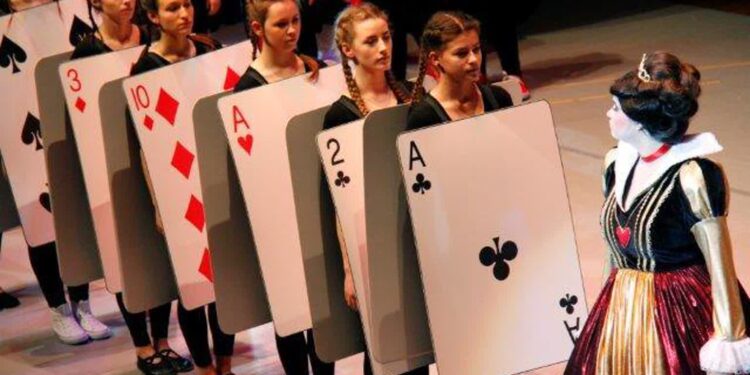 Alicja w Krainie Czarów w gorzowskiej Filharmonii w 2015 roku. Fot. facebook.com/filharmoniagorzowska