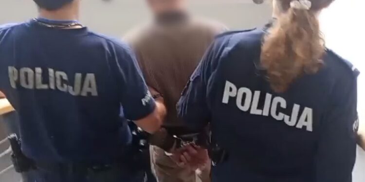 Wrzucił do pieca pocisk przeciwpancerny. 47-latek w areszcie