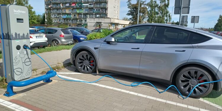 Stacje ładowania samochodów elektrycznych