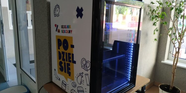 Dostali lodówkę, teraz będą się dzielić śniadaniem