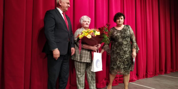 Uroczyste obchody Międzynarodowego Dnia Pielęgniarki i Dnia Położnej w Teatrze