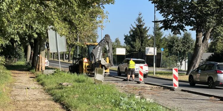Wznowione prace na budowie ronda na skrzyzówaniu Słowiańskiej i Fredry